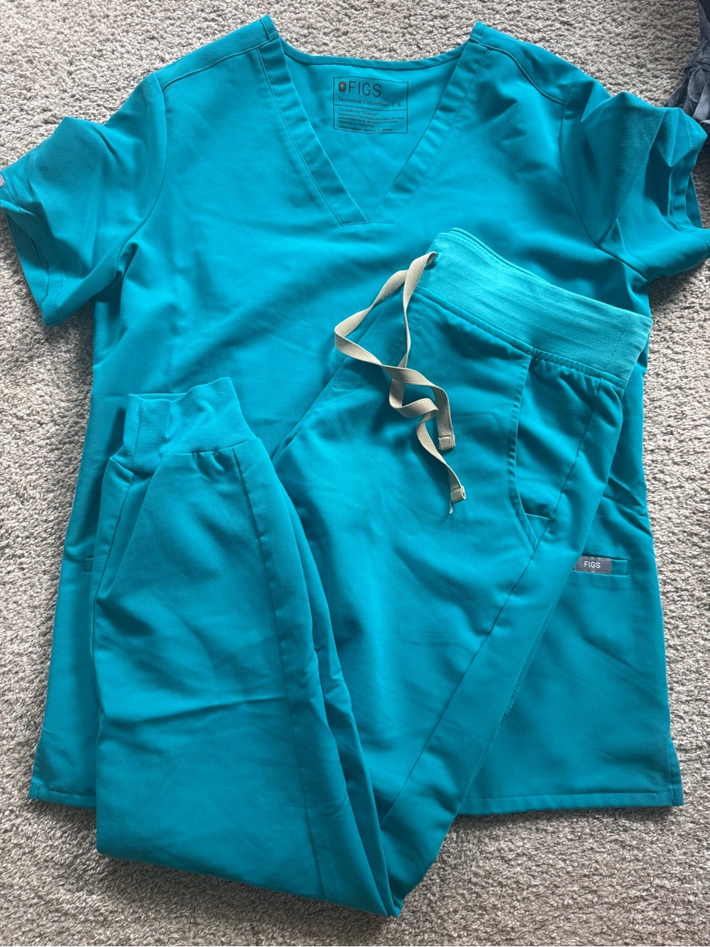 Figs Women's Scrub Set in Teal